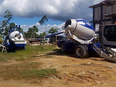Self Loading Concrete Mixer for Sale